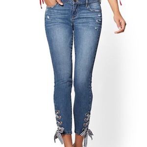 Distressed Gingham Ribbon Lace up Jeans